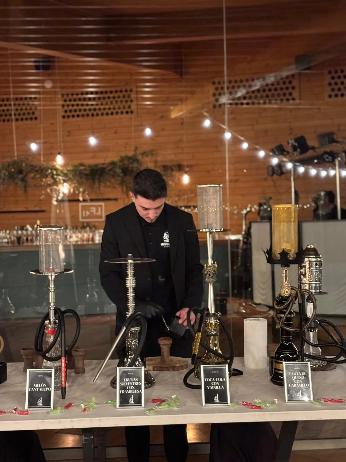Servicio profesional de ViNG Shishas durante un evento